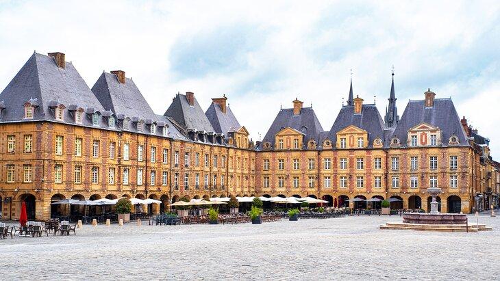 Place Ducale, Charleville
