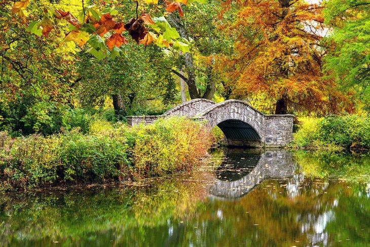 Pont en pierre dans Eastwood MetroPark