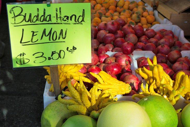 Productos frescos en el mercado de agricultores de Palo Alto