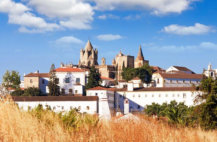 Evora skyline