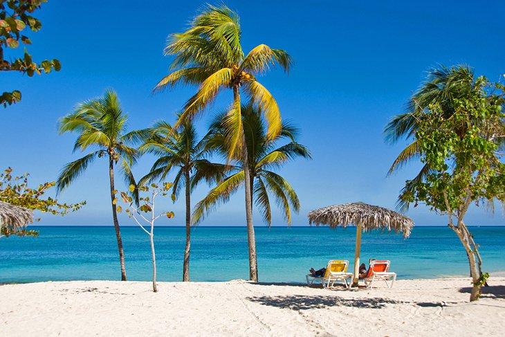Escena de playa en Guardalavaca