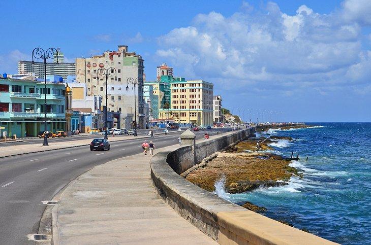El Malecón en La Habana