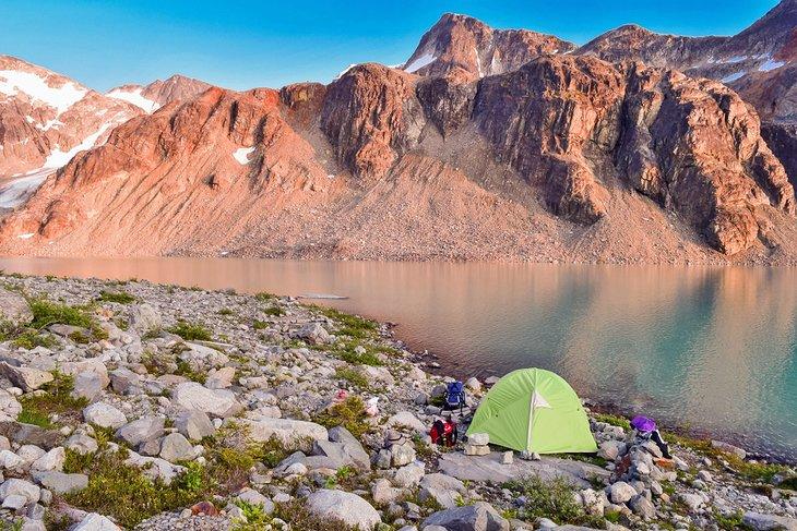 Camping en el Wedgemount Lake