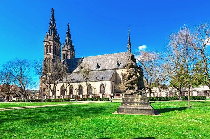 La Basílica de San Pedro y San Pablo en Vysehrad