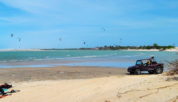 Un buggy en la playa en Guiri