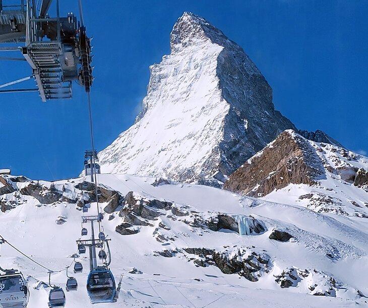 Vista del Matterhorn desde un teleférico en Zermatt | Copyright Foto: Lana Law
