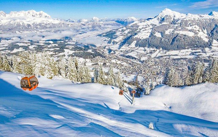 Kitzbuhel en un claro día de invierno