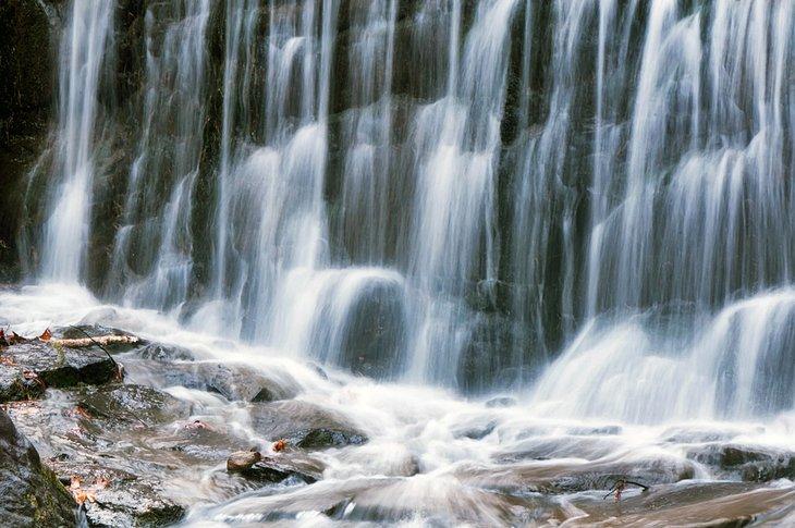 Cascada en Burr Pond State Park