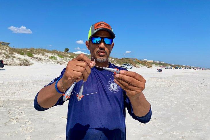 Guía de pesca de St. Augustine, Dave Hernandez, con equipo de pesca