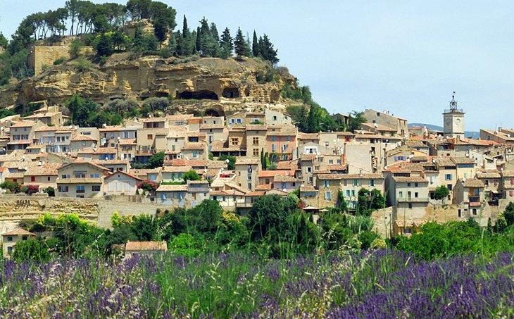 Cadenet: Cultura, Cocina y Festivales