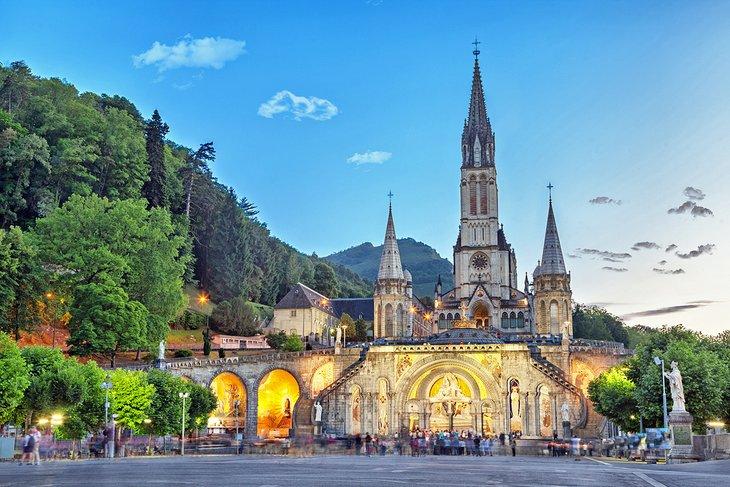 Basilique Notre-Dame du Rosaire à Lourdes