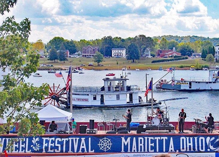 Festival de barcos de rueda de paletas del río Ohio