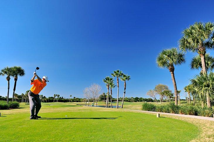 Juega en un Campo de Golf
