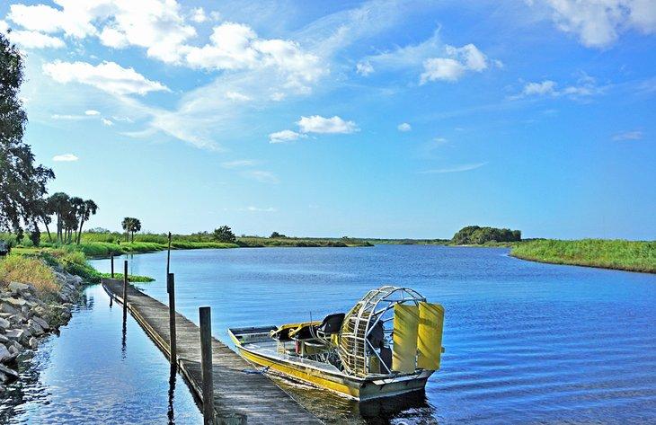 Airboat en el río San Juan