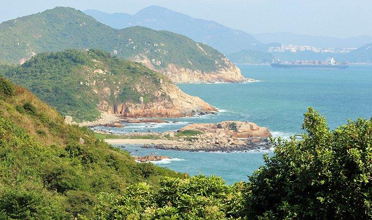 Vue depuis la pagode sur le sentier vers la plage de Tung O