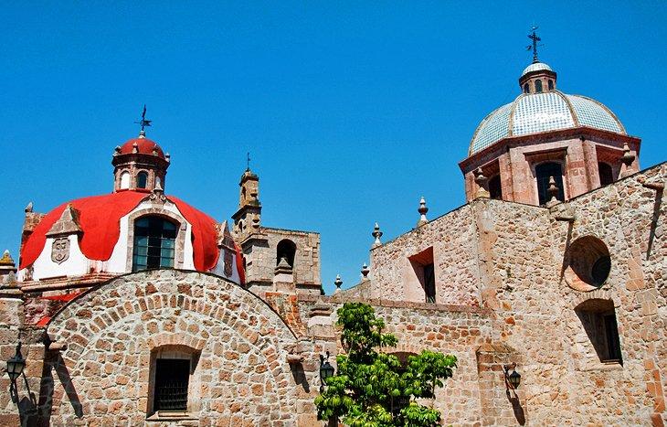 La Casa de Cultura y el Convento del Carmen
