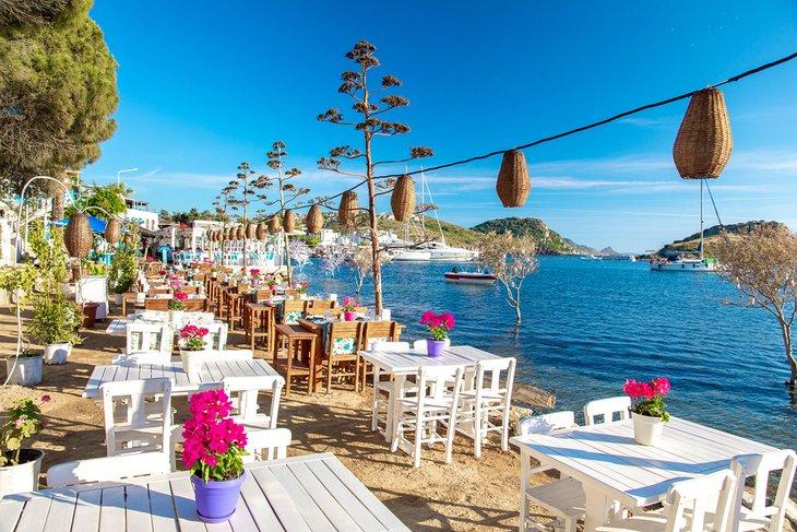 Restaurantes frente al mar en Gümüşlük