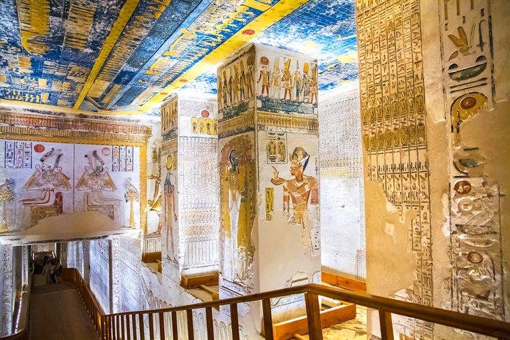 Intérieur de la tombe dans la Vallée des Rois