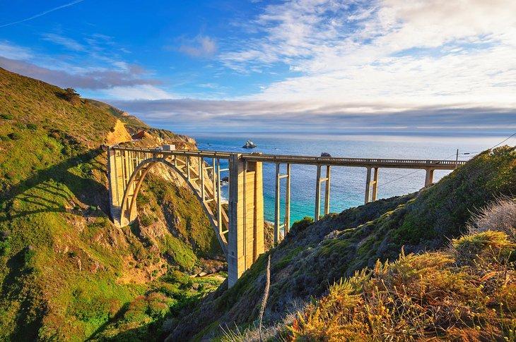 Puente Bixby en la Costa del Pacífico cerca de Big Sur