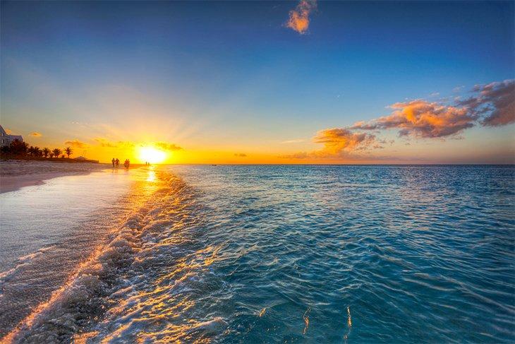 Sonnenuntergang am Grace Bay Beach