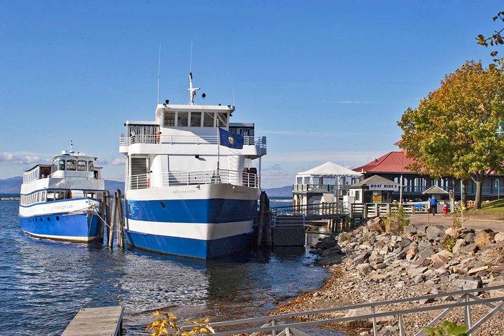 Barcos de crucero en Burlington