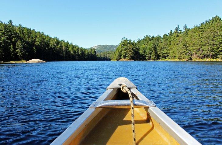 Canoë sur le lac Bell
