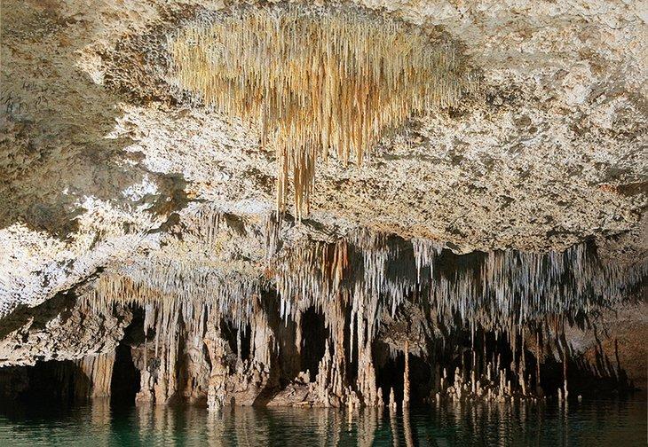 Cavernas subterráneas de Río Secreto