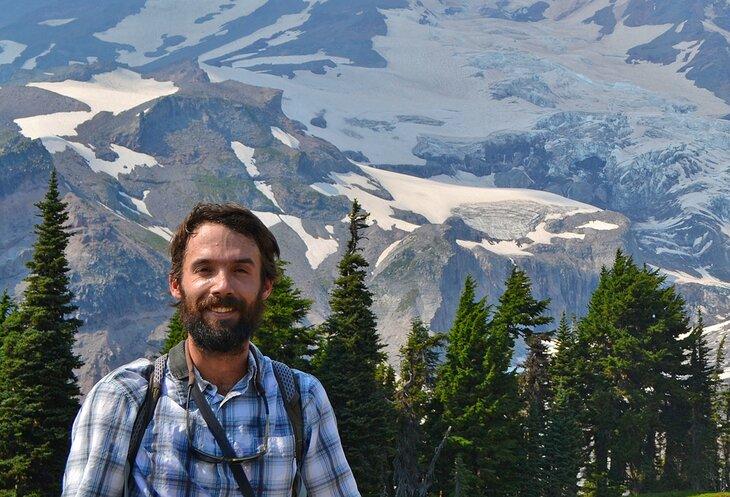 Autor Brad Lane wandert im Paradies
