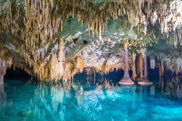Cenote Sac Actún près de Tulum