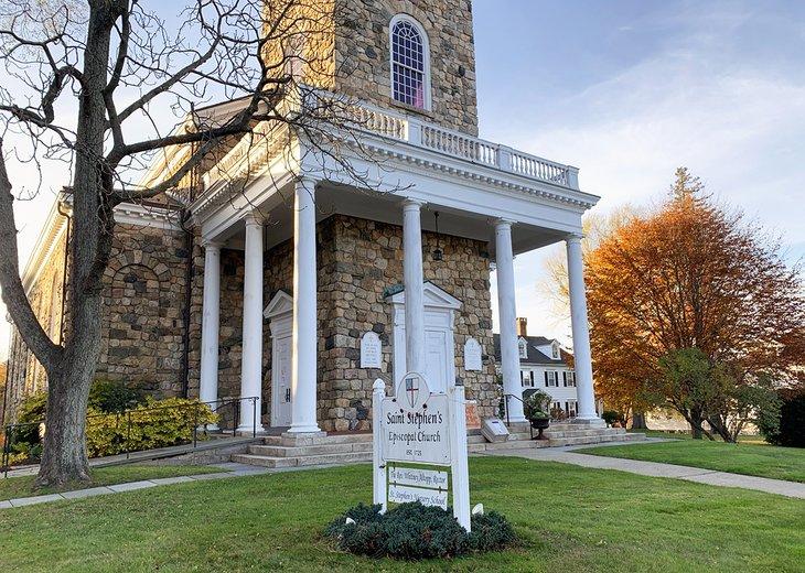 Die St. Stephen's Episcopal Church ist eine schöne und historische Ergänzung zur Main Street