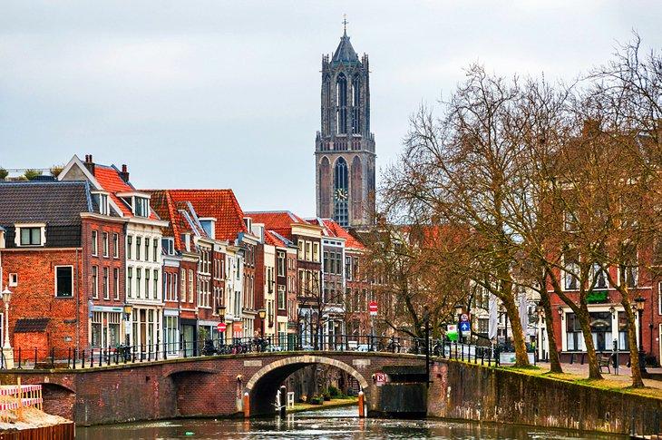Vieille ville d'Utrecht et la Tour Dom