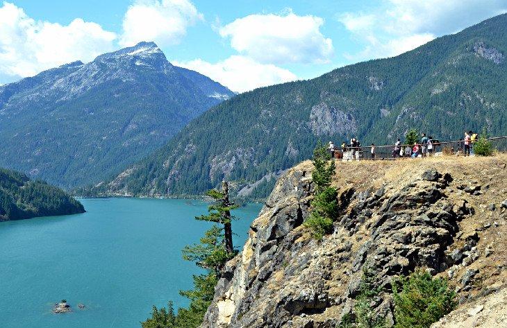 Mirador de Diablo Lake en el recorrido de Cascades
