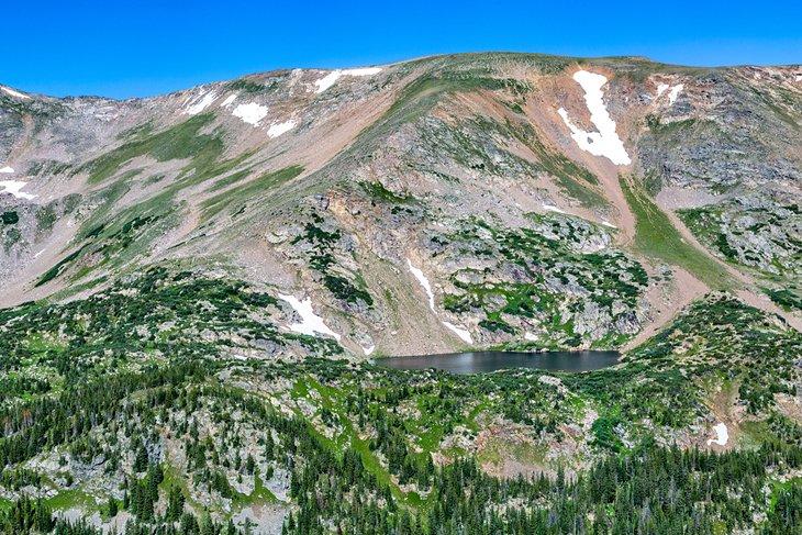 Un lac de montagne dans la forêt nationale de Roosevelt