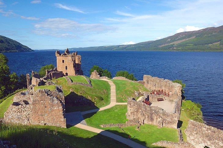 Castillo de Urquhart y Loch Ness