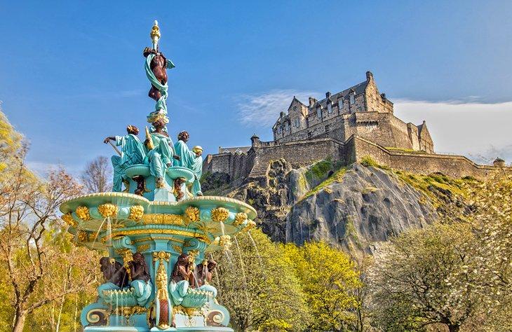 Fuente Ross y Castillo de Edimburgo