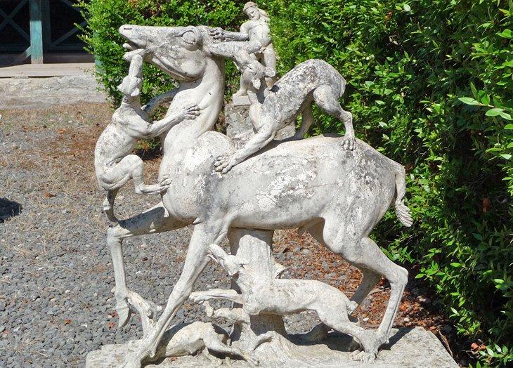 Estatua en la Casa del Ciervo