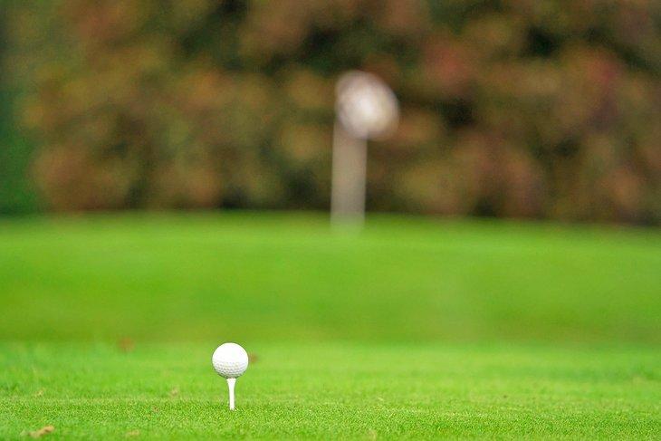 Jugando al golf en Irlanda