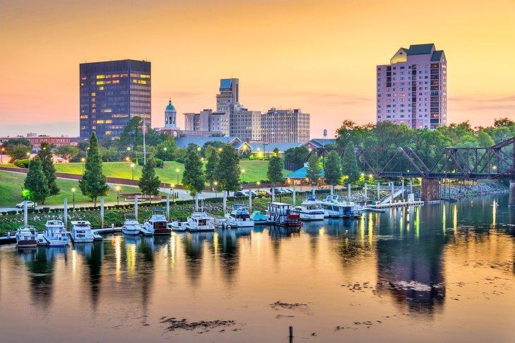 Vista del río al atardecer en Augusta