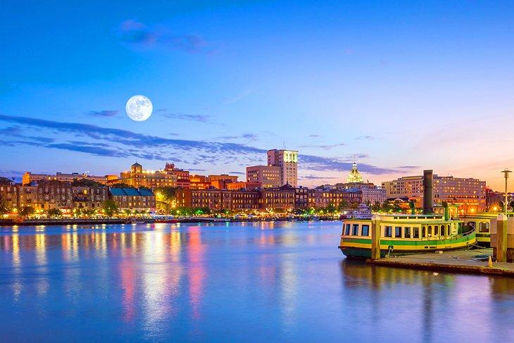 Salida de la luna en Savannah