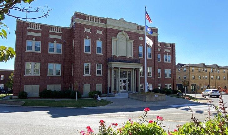 Palacio de Justicia del Condado de Hardin en Public Square en Elizabethtown