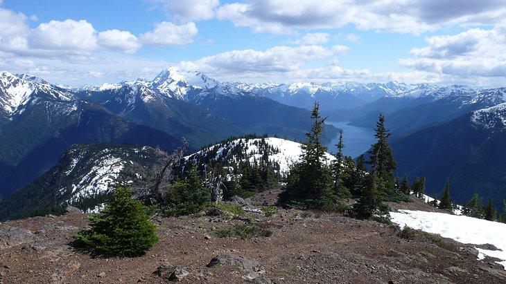 Desolation Peak | <a class="cc16_b" target="_blank" rel="nofollow noopener noreferrer" href="http://www.flickr.com/photos/mountholly/"> Mike Haeg</a> / photo modified