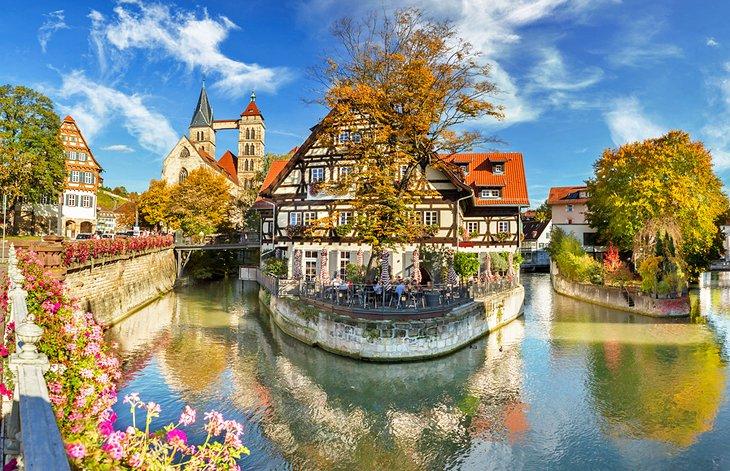 Canaux dans le village d'Esslingen