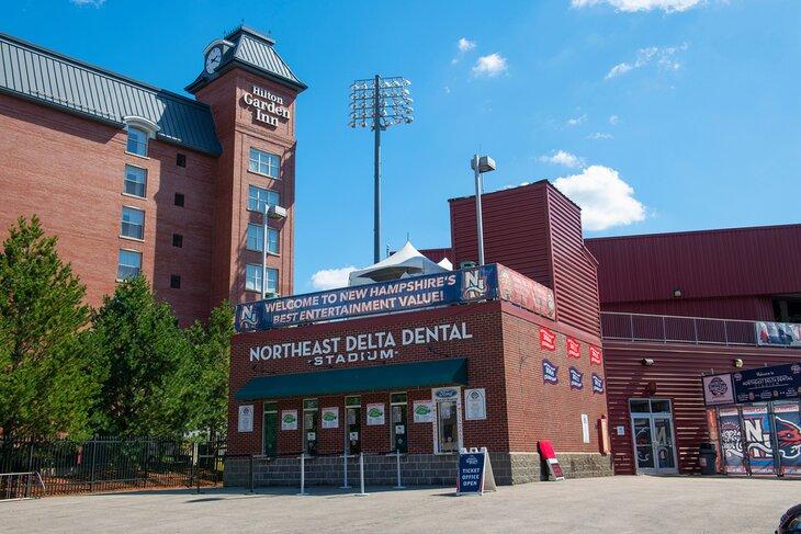 Estadio Northeast Delta Dental | Wangkun Jia / Shutterstock.com