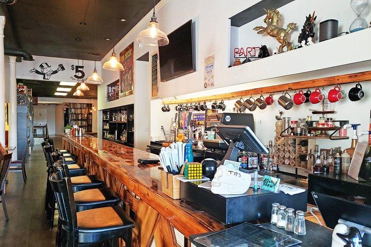 Bar de café en Boards and Brews, Manchester NH | Foto copyright: Lura Rogers Seavey