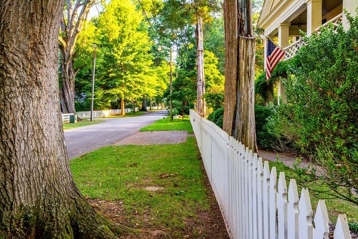 Cerca blanca en Mooresville, Alabama