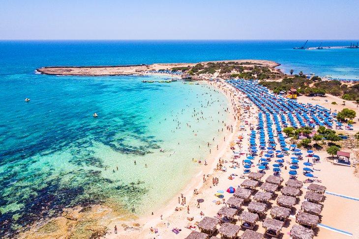 Fotografía aérea de la playa de Makronissos