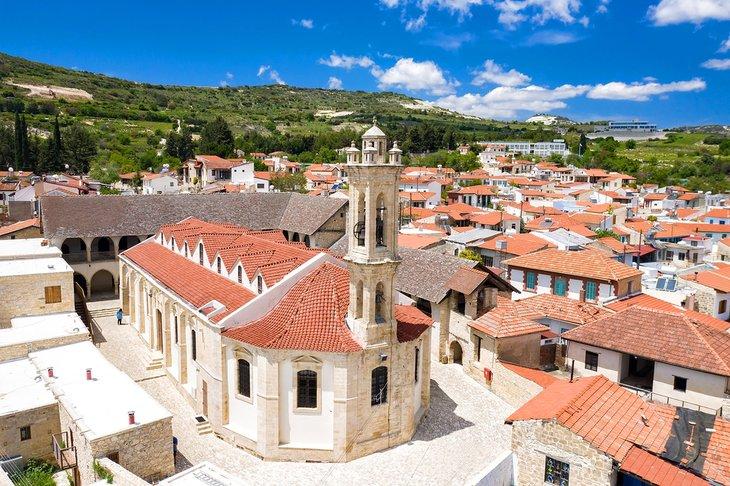 Pueblo de Omodos y Monasterio de Timios Stavros