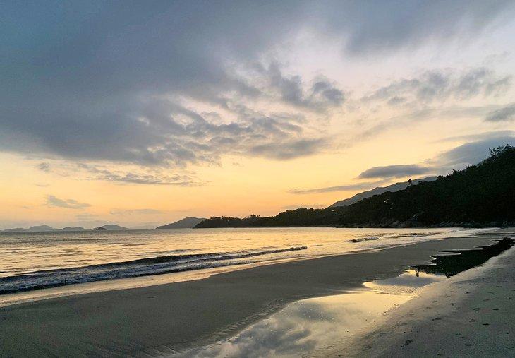 Playa de Pui O al atardecer
