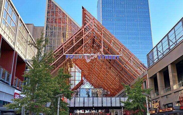 Fourth Street Live!