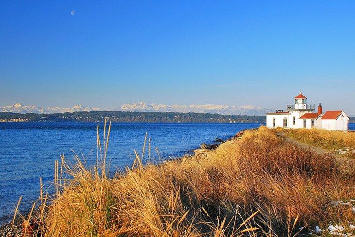 Phare de West Point dans le Discovery Park par un beau jour d'hiver